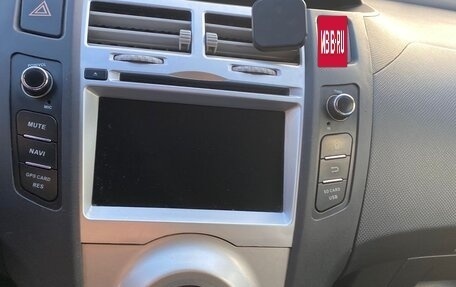 Toyota Yaris III рестайлинг, 2007 год, 550 000 рублей, 10 фотография