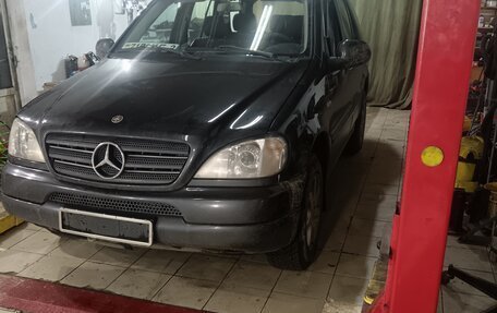 Mercedes-Benz M-Класс, 2000 год, 650 000 рублей, 2 фотография