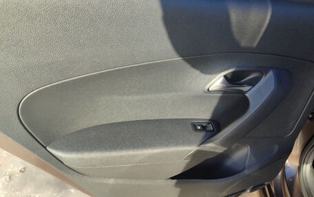 Volkswagen Polo VI (EU Market), 2015 год, 990 000 рублей, 14 фотография