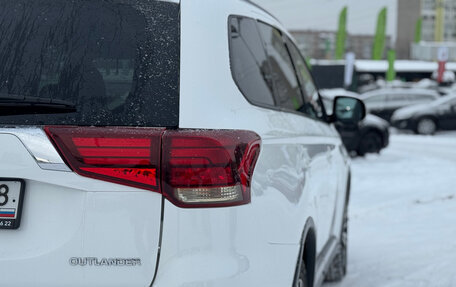 Mitsubishi Outlander III рестайлинг 3, 2019 год, 2 249 000 рублей, 9 фотография