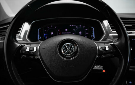 Volkswagen Tiguan II, 2019 год, 2 595 000 рублей, 10 фотография