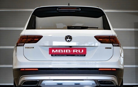 Volkswagen Tiguan II, 2019 год, 2 595 000 рублей, 5 фотография