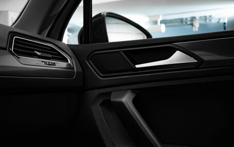 Volkswagen Tiguan II, 2019 год, 2 595 000 рублей, 22 фотография