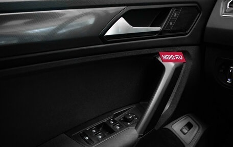 Volkswagen Tiguan II, 2019 год, 2 595 000 рублей, 14 фотография