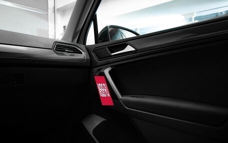 Volkswagen Tiguan II, 2019 год, 2 595 000 рублей, 21 фотография