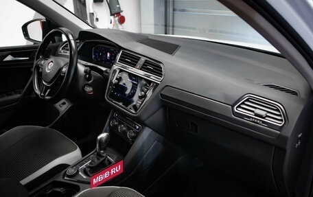 Volkswagen Tiguan II, 2019 год, 2 595 000 рублей, 25 фотография