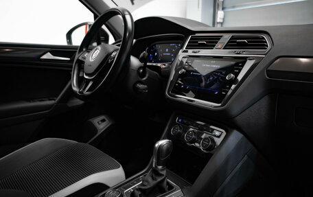 Volkswagen Tiguan II, 2019 год, 2 595 000 рублей, 26 фотография