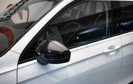 Volkswagen Tiguan II, 2019 год, 2 595 000 рублей, 38 фотография