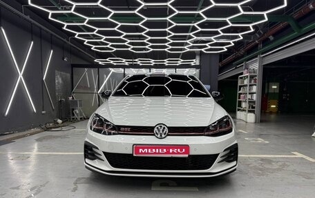 Volkswagen Golf GTI VII, 2018 год, 2 875 000 рублей, 1 фотография