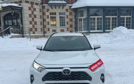 Toyota RAV4, 2020 год, 3 200 000 рублей, 1 фотография