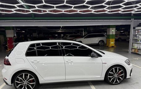 Volkswagen Golf GTI VII, 2018 год, 2 875 000 рублей, 4 фотография