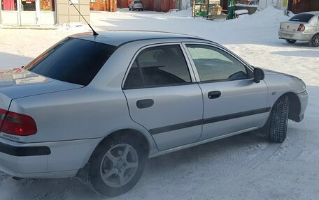 Mitsubishi Carisma I, 2003 год, 285 000 рублей, 3 фотография