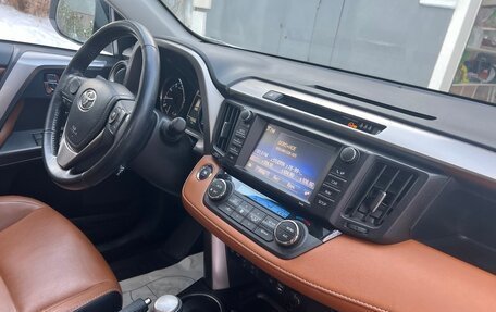 Toyota RAV4, 2016 год, 2 600 000 рублей, 8 фотография