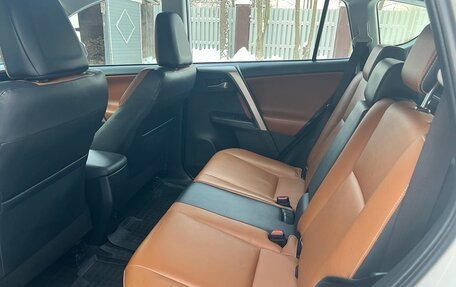 Toyota RAV4, 2016 год, 2 600 000 рублей, 12 фотография