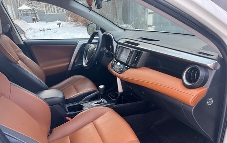 Toyota RAV4, 2016 год, 2 600 000 рублей, 10 фотография