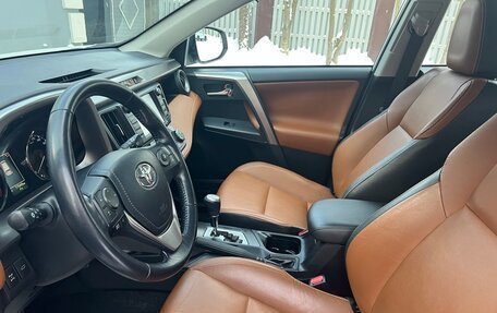 Toyota RAV4, 2016 год, 2 600 000 рублей, 11 фотография