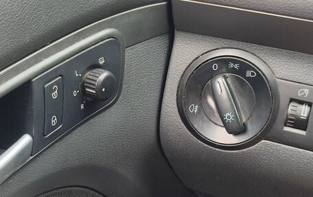 Volkswagen Touran III, 2009 год, 740 000 рублей, 5 фотография