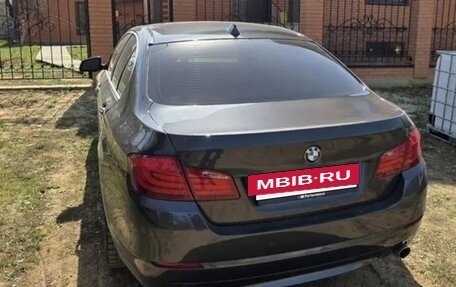 BMW 5 серия, 2011 год, 950 000 рублей, 6 фотография