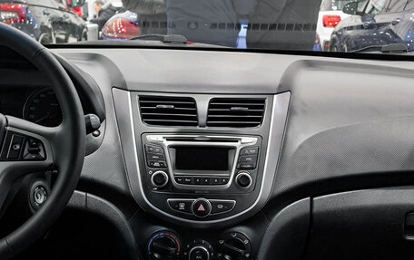 Hyundai Solaris II рестайлинг, 2014 год, 950 000 рублей, 19 фотография