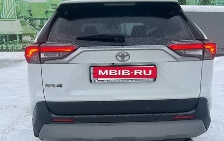 Toyota RAV4, 2020 год, 3 200 000 рублей, 3 фотография