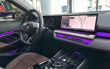 BMW 5 серия, 2024 год, 7 400 000 рублей, 14 фотография