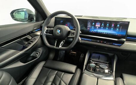 BMW 5 серия, 2025 год, 12 600 000 рублей, 10 фотография