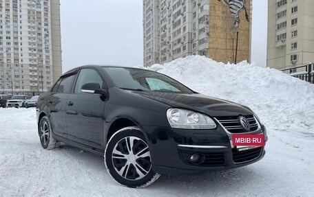 Volkswagen Jetta VI, 2010 год, 585 000 рублей, 2 фотография