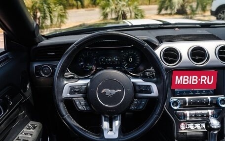Ford Mustang VI рестайлинг, 2018 год, 3 300 000 рублей, 4 фотография