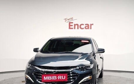 Chevrolet Malibu IX, 2022 год, 1 600 000 рублей, 2 фотография