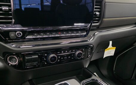 Chevrolet Silverado, 2024 год, 10 990 000 рублей, 20 фотография