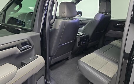 Chevrolet Silverado, 2024 год, 10 990 000 рублей, 32 фотография