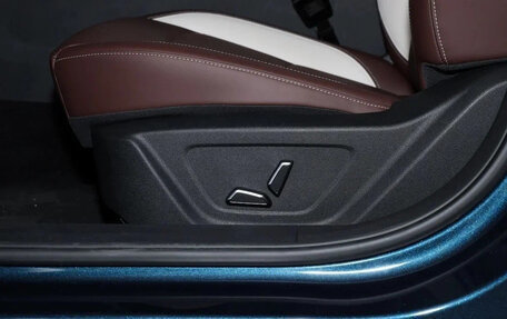 Geely Emgrand, 2025 год, 1 900 000 рублей, 16 фотография