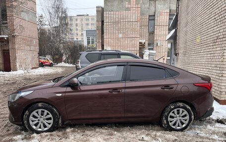 Hyundai Solaris II рестайлинг, 2021 год, 1 000 000 рублей, 3 фотография