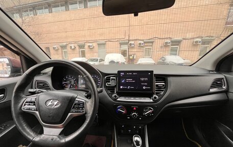 Hyundai Solaris II рестайлинг, 2021 год, 1 000 000 рублей, 7 фотография