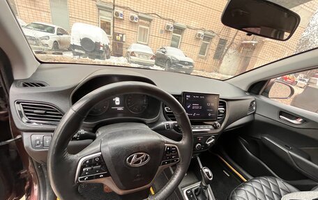 Hyundai Solaris II рестайлинг, 2021 год, 1 000 000 рублей, 5 фотография