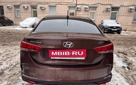 Hyundai Solaris II рестайлинг, 2021 год, 1 000 000 рублей, 4 фотография