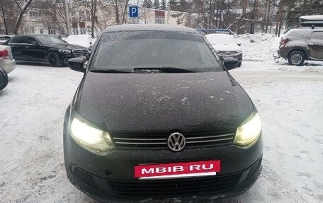 Volkswagen Polo VI (EU Market), 2011 год, 390 000 рублей, 2 фотография