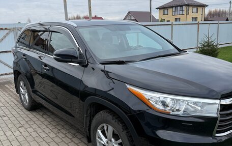 Toyota Highlander III, 2014 год, 3 100 000 рублей, 2 фотография