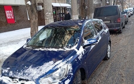 Hyundai Solaris II рестайлинг, 2013 год, 855 000 рублей, 2 фотография