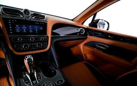 Bentley Bentayga I, 2023 год, 19 000 000 рублей, 14 фотография