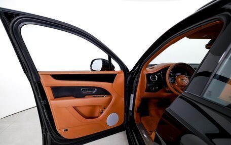 Bentley Bentayga I, 2023 год, 19 000 000 рублей, 9 фотография