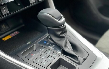 Toyota RAV4, 2025 год, 3 990 000 рублей, 18 фотография