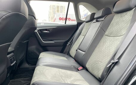 Toyota RAV4, 2025 год, 3 990 000 рублей, 23 фотография