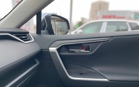 Toyota RAV4, 2025 год, 3 990 000 рублей, 16 фотография