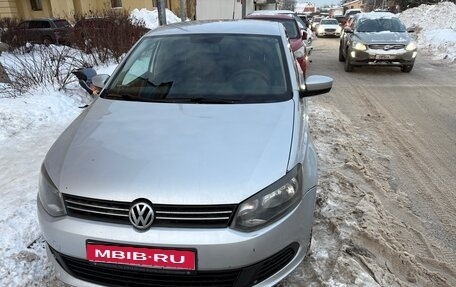 Volkswagen Polo VI (EU Market), 2012 год, 450 000 рублей, 1 фотография