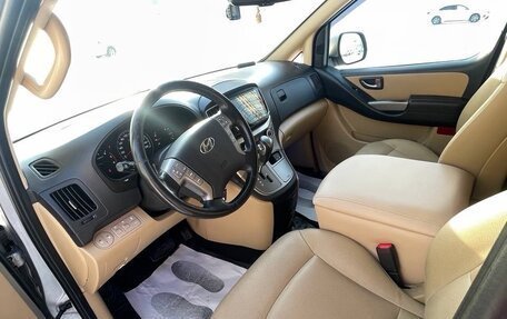 Hyundai H-1 II рестайлинг, 2018 год, 3 000 000 рублей, 10 фотография