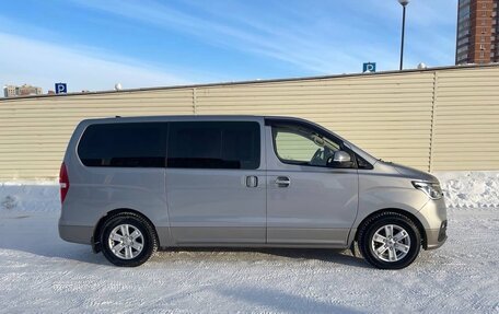 Hyundai H-1 II рестайлинг, 2018 год, 3 000 000 рублей, 6 фотография