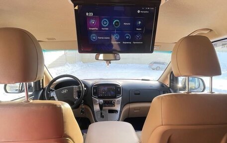 Hyundai H-1 II рестайлинг, 2018 год, 3 000 000 рублей, 16 фотография