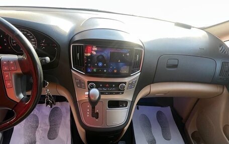 Hyundai H-1 II рестайлинг, 2018 год, 3 000 000 рублей, 13 фотография