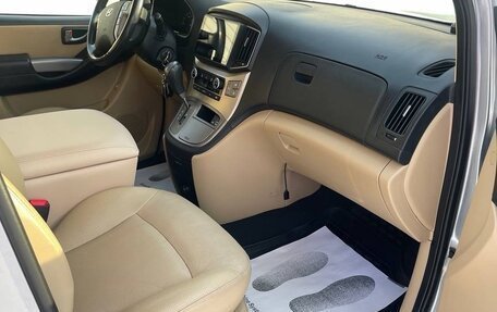 Hyundai H-1 II рестайлинг, 2018 год, 3 000 000 рублей, 19 фотография